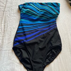 REEBOK SWIM INSTA STRIPE ONE-PIECE SWIMSUIT